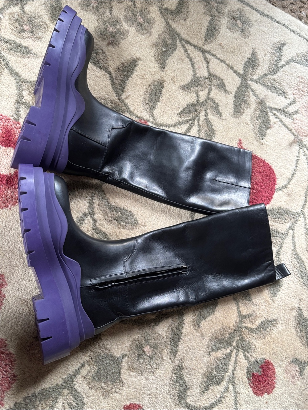 Bottega Veneta the tire Black Leather Lace-Up Boots with Purple Lug Sole